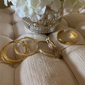 Assorted goldtone bangles